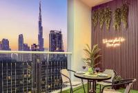 Cozy Two-Bedroom Apartment Burj Khalifa View