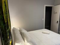 Double Room with Shared Toilet