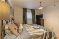 Downtown Cozy Condo - Bed and Breakfast Yellowknife