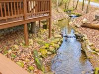 Charming Vacation Home Sleep 4 Private Footbridge - Chambres d'hôtes Pigeon Forge