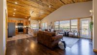 The Yellowstone- Soak in Panoramic Views, Wapiti Cabin, Dogs OK - B&B Cody