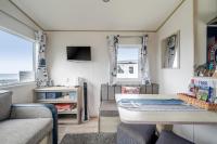 Cabin - Sleeps 4 - Pets Ok - Balcony - Parking - Ferienwohnung Watchet