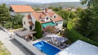 The Oasis - Family-Friendly Holiday Home with Heated Pool - B&B Trilj