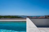 New 2 bedroom appartement with pool & ocean view - Bed and Breakfast Algés