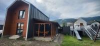 Barnhouse new - Chambres d'hôtes Mykulychyn