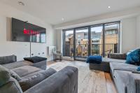 Central Slough Sleeps 6 Near Elizabeth Line, Windsor, Legoland and Heathrow - B&B Slough