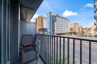 Luxe Central 2 BR Sleeps 8 Near Elizabeth line, Heathrow, Windsor, Legoland - Bed and Breakfast Slough