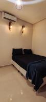 Chambre Lit Queen-Size - Vue sur Piscine