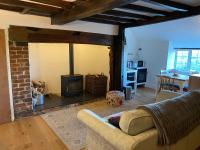 Bryntirion Apartment with Fabulous Views! - Ferienwohnung Llanfair Caereinion