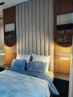 Queen Room with Shared Bathroom