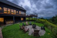Magnificent Chalet Sweeping Views and Hot Tub - Chambres d'hôtes Ellicottville