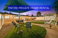 Entire Private Home with Spacious Yard, 6 Parking, King Beds, Ranch-Style, 3 Bedrooms and 2 Bathrooms, Available Now - Chambres d'hôtes Santee