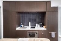 Executive Yorkville Stay Glam Vanity Mirror - B&B Toronto