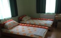 Dreibettzimmer mit eigenem Bad