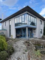 Zentral gelegene moderne ruhige Wohnung - Ferienwohnung Krauchenwies