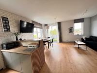 Apartament Partyzantów Koszalin z balkonem parking w garażu niedaleko Amfiteatru - Ferienwohnung Koszalin
