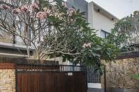 CASA DEMARA - Walk to Top Dining Spots & Nearby Beach Access - Bed and Breakfast Uluwatu