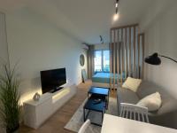 Apartment 84 Skopje - Top Floor City View, near Train & Bus Station - Chambres d'hôtes Skopje