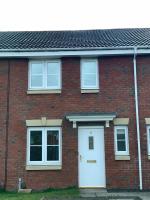 Modern 3 Bed Home with Driveway, Garden and Near Train - B&B Carfin