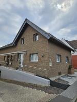 Ferienwohnung Eric an der Feuerroute - Bed and Breakfast Wachtberg