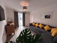 Premium 4 bed house in Brockworth, Gloucester, 20 mins from Cheltenham - Chambres d'hôtes Brockworth