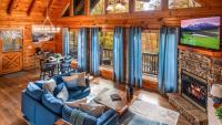 Blackberry Cobbler- Romantic Hideaway, Hot Tub, Scenic Views, Dogs OK - Bed and Breakfast Pigeon Forge