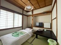 Japanese-Style Single Room with Shared Bathroom - Non-Smoking