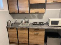 Kwatera - łazienka sprawna ale PRZED REMONTEM, free parking - B&B Gdynia