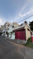 Yami Vistas - 3BHK AC Homestay Near Downtown CITY Centre - Ferienwohnung Mysuru