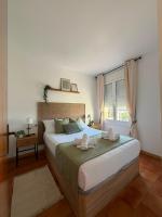 Cozy Apartment with Pool Near the Beach - B&B Empuriabrava
