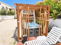 Apartments Didovi Dvori with jacuzzi - B&B Ražanac