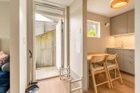 Peaceful studio apartment by the fjord - B&B Kjørmo