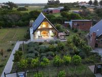 The Jbaynian Guesthouses - B&B Jeffreys Bay