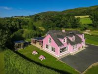 Lilys Pink House - Bed and Breakfast Mayobridge
