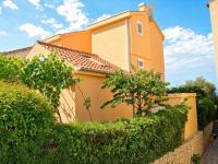 Direct Seafront Villa - Chambres d'hôtes Bibinje