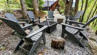 Serene Green - Views, Hot Tub, Skiing, Tubing, Gas Fireplace - B&B Maggie Valley