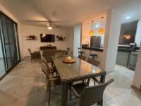 San Bruno TROPICAL Villa With POOL - B&B San Bruno