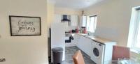 Stylish 3 Bed Flat with Private Balcony - B&B Bristol
