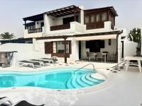 VILLA ERIC with a private stunning heated pool - B&B Puerto del Carmen