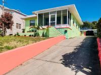 PETS OK! Walk to Ocean Center & Beach! - Chambres d'hôtes Daytona Beach