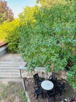 WORKERS VIEW -Worms, 7 single bed, 5 BR, parking, WLAN - B&B Worms