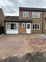 Newly refurbished 4BR with downstairs ensuite - B&B Sleaford
