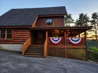 Pet-Friendly Cabin - Hot Tub - Game Room - Views - King Beds - B&B Sevierville