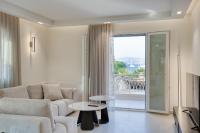 Coryfes Luxury Apartments - Ferienwohnung Karyófyto