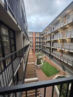 Rosebank Haus- rooftop living, business & leisure - Bed and Breakfast Johannesburg