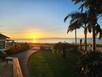 Sunsets by the Beach Waterfront Sleeps 8 - Chambres d'hôtes Te Puru