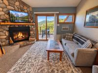 North Shore ski-in/ski-out loft with hot tub - B&B Lutsen