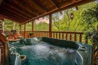 Couples Creekside Retreat w Hot Tub Near PF - B&B Pigeon Forge