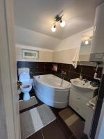 Casuța Sarei - B&B Perșunari