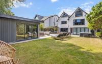 Luxury 5-Bed Hale Barns Home Cinema & Games - B&B Hale
